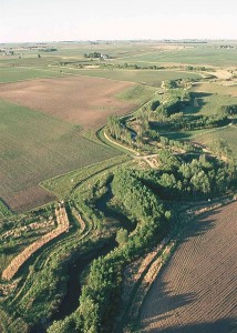Riparian buffer on Bear Creek in Story County, Iowa. Photo used courtesy of Wikimedia Commons.